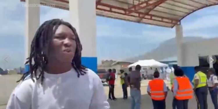 Los haitianos exigen respuestas a la policía después de que bandas criminales mataran a 47 personas y secuestraran a más de 50