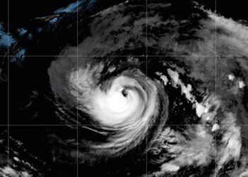 Karina se convierte en huracán en el Pacífico; podría tomar más fuerza esta semana