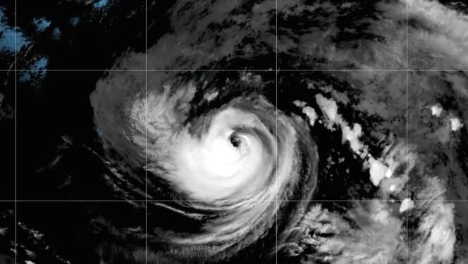 Karina se convierte en huracán en el Pacífico; podría tomar más fuerza esta semana