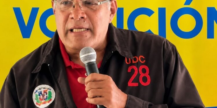 Luis El Gallo pide a presidente Abinader entregue a medallistas apartamentos y empleos