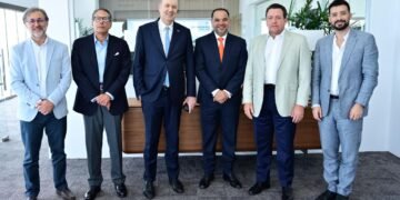 UNICARIBE recibe ministro argentino Federico Sturzenegger para dialogar sobre liderazgo, transformación del Estado e innovación pública