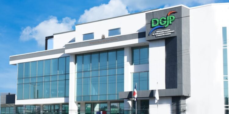 Colaboradores de la DGJP se capacitan en Alianzas Público-Privadas