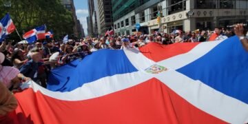 Estiman rotura de tradiciones empañaron este año lucidez desfiles dominicanos en NYC; por primera vez no asiste un cónsul de RD