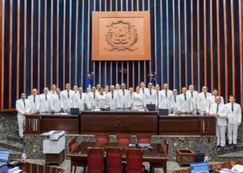 Julito Fulcar asume Vicepresidencia del Senado y coloca a Peravia en la dirección de la Cámara Alta