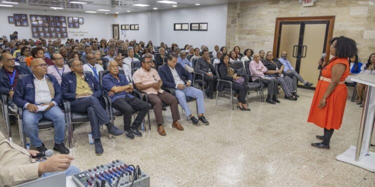 DGJP orienta a personal de PRODOMINICANA y Contraloría sobre pensiones del Estado