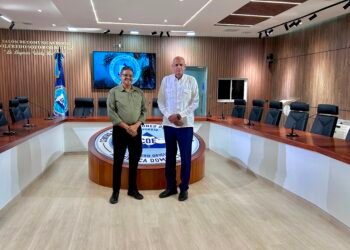 Erdwin Olivares asume dirección del COE