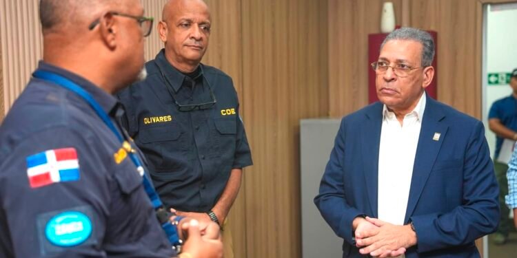 Director del COE y Osiris de León analizan plan de contingencia ante terremotos