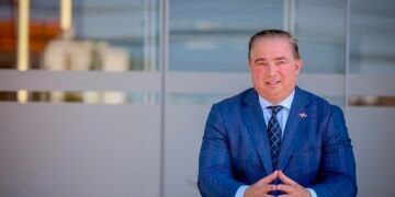 Héctor Porcella plantea crear una Superintendencia de Aviación Civil