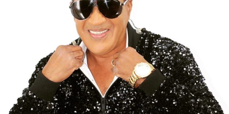 Kinito Méndez estrena “El Calorazo”, un merengue que transforma las altas temperaturas en motivo de celebración