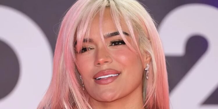 Karol G, Miguel Bosé y Yatra lideran un concierto solidario por el terremoto en Colombia