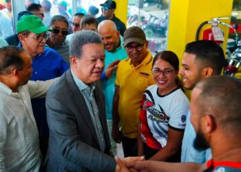Leonel inicia en Montecristi consultas con sectores productivos del país