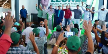 Leonel propone modernizar controles fronterizos y reorganizar mercados binacionales