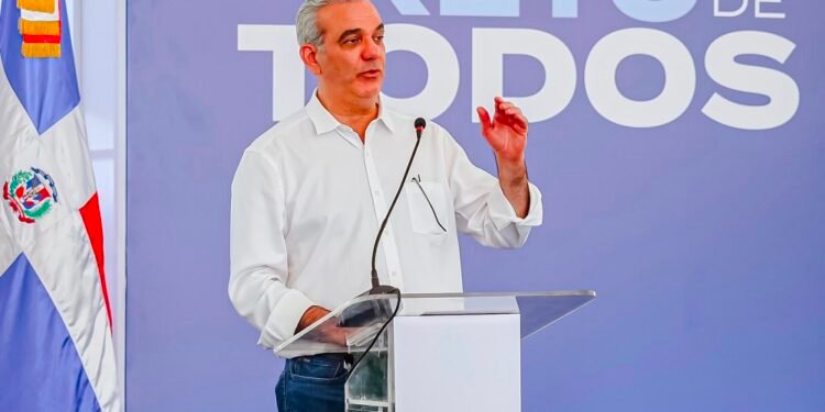 Presidente Abinader llama a toda la comunidad educativa a respaldar inicio del año escolar