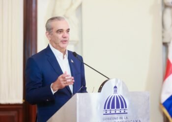 Abinader lanza Eficompras primera tienda virtual del Estado dominicano
