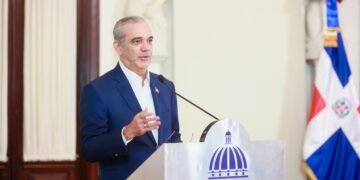 Abinader lanza Eficompras primera tienda virtual del Estado dominicano