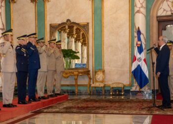 Abinader juramento a nuevos comandantes del Ejército y Fuerza Aérea y al director de la PN