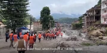 Superan los 950 los muertos por las inundaciones en Nepal y China