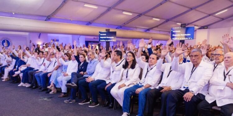 Abinader retoma control directo del PRM y delega en Deligne Ascención operatividad del partido