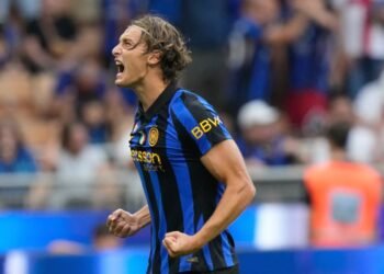 Inter inicia la defensa de su título de la Serie A con triunfo ante el Monza