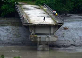 Nepal advierte sobre posibles nuevas inundaciones mientras comunidades lidian con la devastación