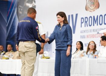 Vicepresidenta lidera actos de graduación para jóvenes e instituciones
