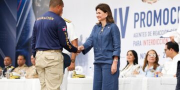 Vicepresidenta lidera actos de graduación para jóvenes e instituciones