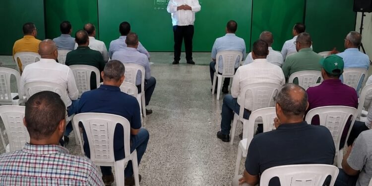 Fuerza del Pueblo juramenta dirección jurídica en María Trinidad Sánchez