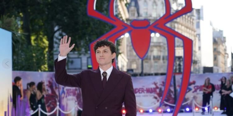 Taquilla: ‘Spider-Man’ se mantiene en la cima mientras dos películas de dinosaurios luchan por el tercer puesto