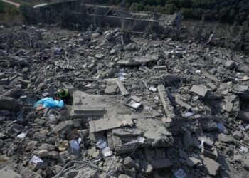 Ataques aéreos israelíes en el sur de Líbano matan a 11 personas