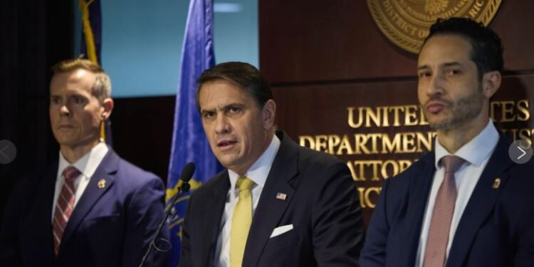El Departamento de Justicia acusa a más de 80 personas en el desmantelamiento de una banda criminal en Puerto Rico