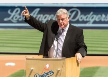 Falleció el exlanzador Tommy John quien salvó su carrera tras realizarse una cirugía de codo