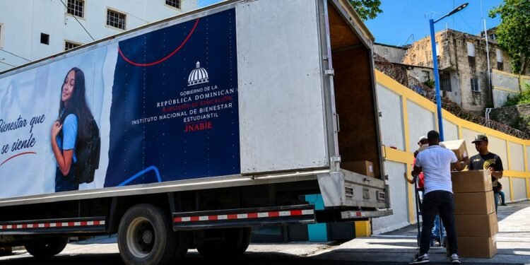 INABIE avanza distribución de utilería de cara al inicio del año escolar 2026-2027