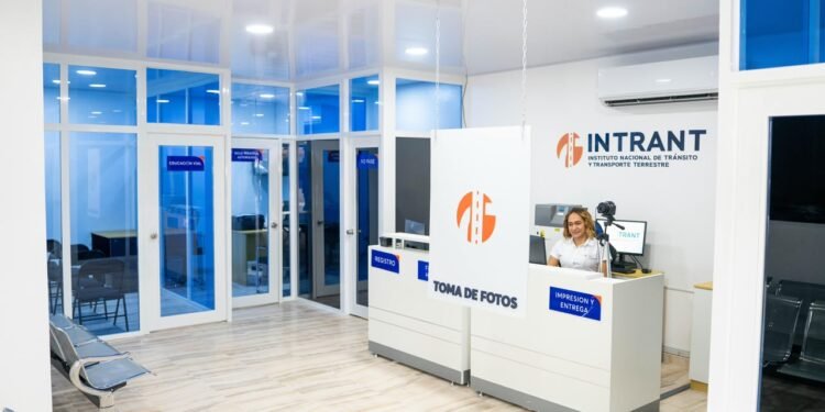 INTRANT abre por primera vez oficinas de licencias de conducir en Montecristi y Dajabón