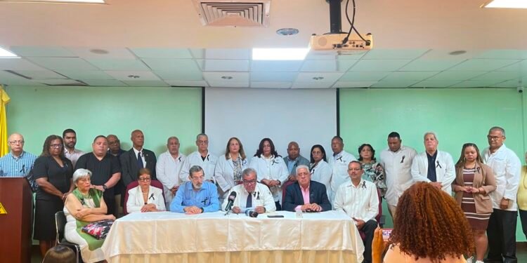Médicos llaman a enfrentar crisis sanitaria y cuestionan gestión de directiva del CMD