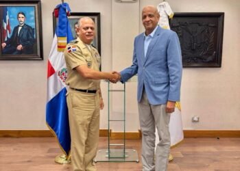 Director del COE realiza visita de cortesía al Ministerio de Defensa