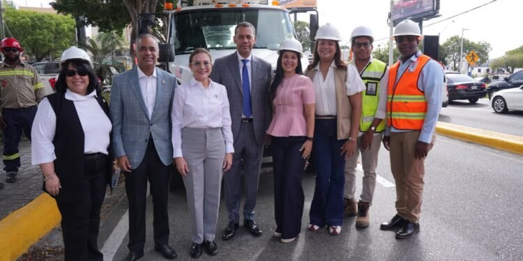 Indotel encabeza retiro de 300 kilómetros de cableado en desuso en la capital