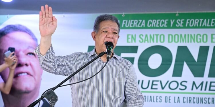 Leonel: SDE vive “tormenta perfecta” con apagones, falta de agua y acumulación de basura