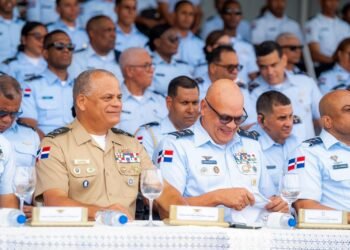 MIDE encabeza entrega de equipos militares y uniformes