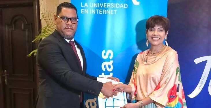 UNIR y FUCIMDRES firman acuerdo para impulsar formación académica de periodistas y comunicadores