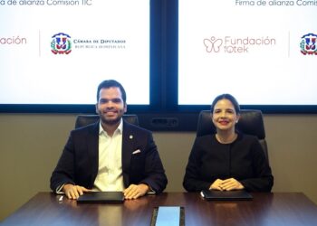 Fundación iQtek y Comisión TIC de la Cámara de Diputados firman alianza para fortalecer educación STEM