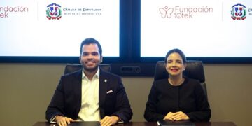 Fundación iQtek y Comisión TIC de la Cámara de Diputados firman alianza para fortalecer educación STEM