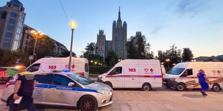 Autoridades rusas: Al menos 3 muertos y 21 heridos deja atentado contra restaurante de Moscú