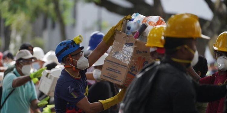 Aparentes signos de vida en edificios colapsados tras terremoto en Colombia