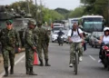 El nuevo presidente de Colombia tomará posesión hoy durante ceremonia en Cali, destacando la postura dura contra los grupos armados
