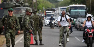 El nuevo presidente de Colombia tomará posesión hoy durante ceremonia en Cali, destacando la postura dura contra los grupos armados