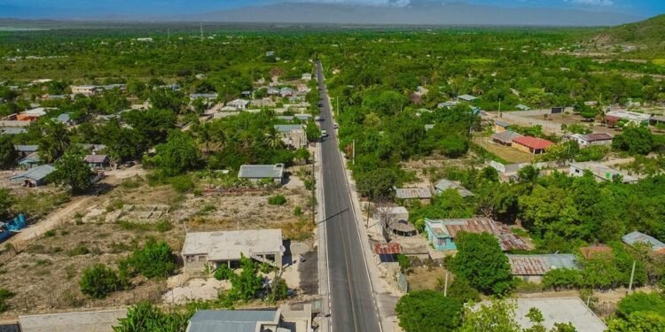 Abinader inaugura carretera Cabral–Polo y fortalece conexión vial para el desarrollo del sur
