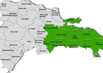 COE aumenta alerta para 10 provincias y el DN por onda tropical