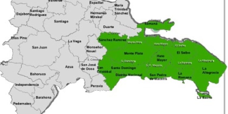 COE aumenta alerta para 10 provincias y el DN por onda tropical