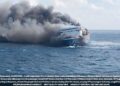 Cinco personas mueren en el incendio de un ferry con más de 200 pasajeros en Indonesia