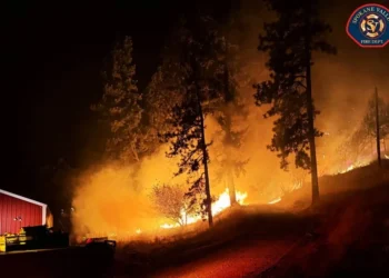 Más de 65.000 evacuados y 700 casas arrasadas por los graves incendios en el noroeste de EEUU